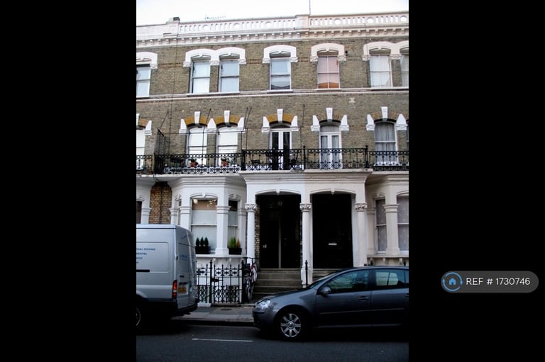 3 bedroom flat in Lisgar Terrace, London, W14 (3 bed) (#1730746)