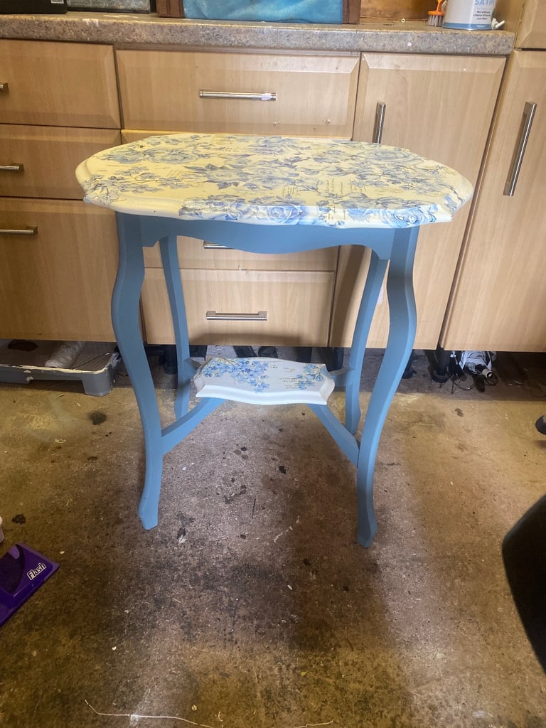 BARGAIN SIDE OR OCCASIONAL TABLE