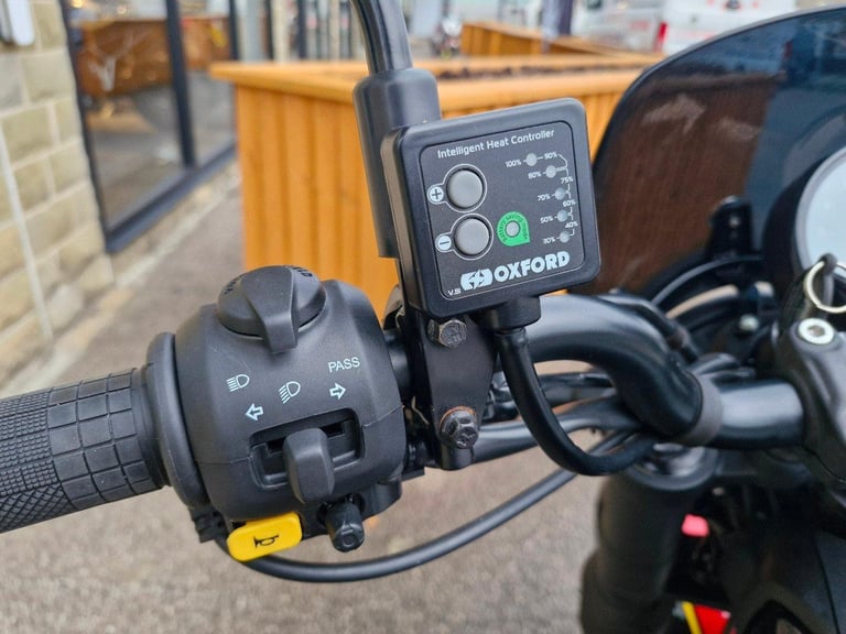 2024 Royal Enfield Guerilla 450 - Low mileage Premium colour Heated grips