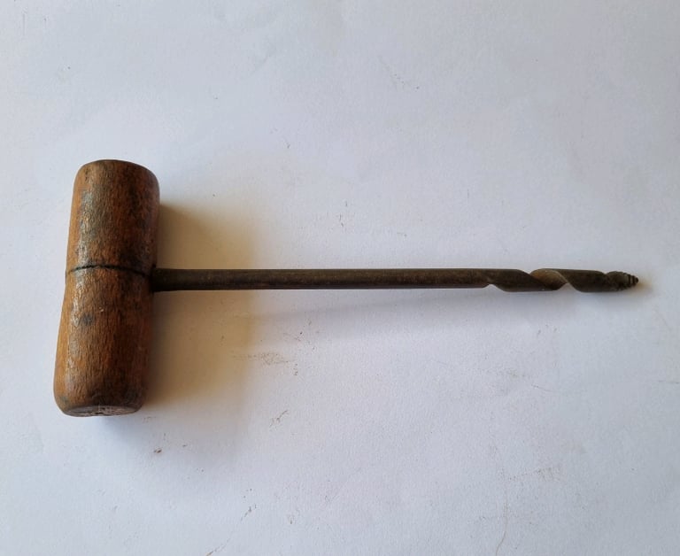 Vintage Carpenters Or Shipwrights Bradawl Or T Handle Auger- Hand Dril