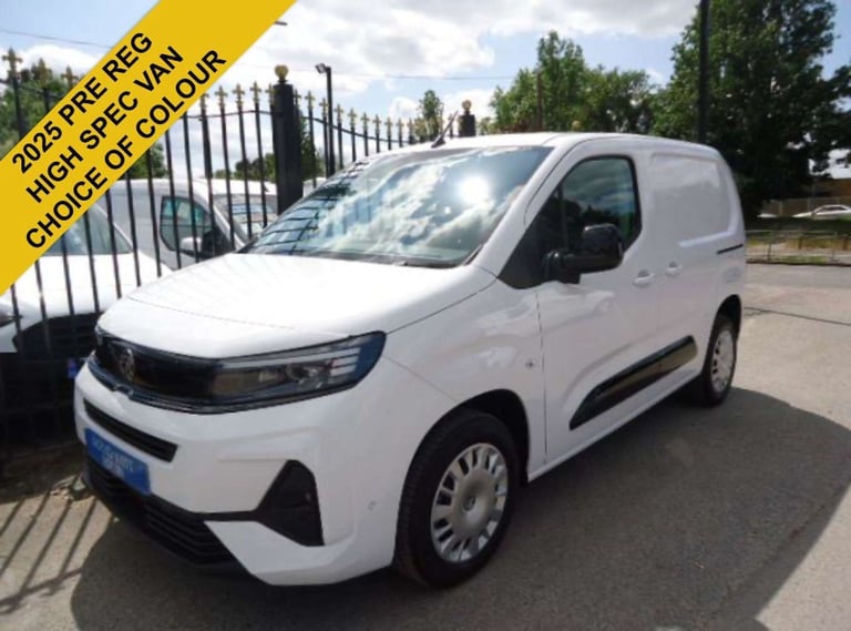 2025 Vauxhall Combo 1.5 Turbo D 2300 Pro Panel Van 5dr Diesel Manual SWB Euro 6 (s/s) (100 ps)  P...