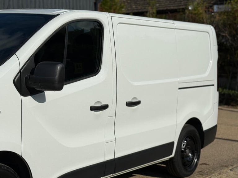 2019 Renault Trafic 1.6 dCi 27 Business+ SWB Standard Roof Euro 6 5dr Diesel
