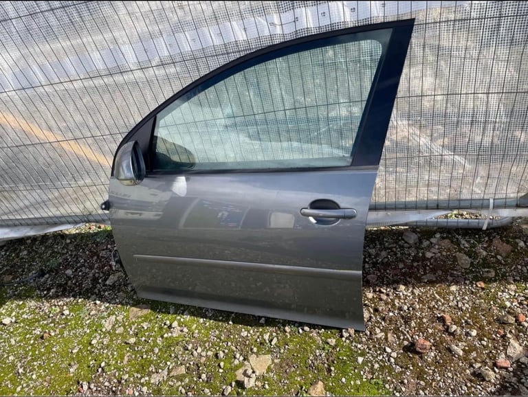 VW GOLF MK5 PASSENGER DOOR GREY