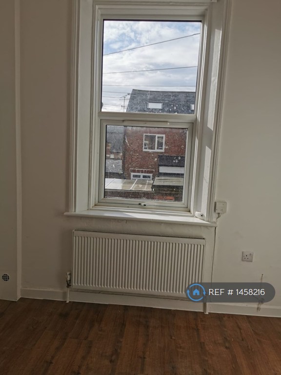 2 bedroom house in Robert Street, Blyth, NE24 (2 bed) (#1458216)