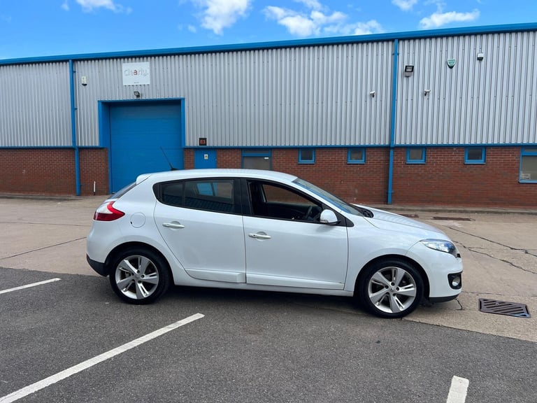 Renault Megane 1.5 dCi Dynamique TomTom Euro 5 (s/s) 5dr Diesel Manual - Image 4