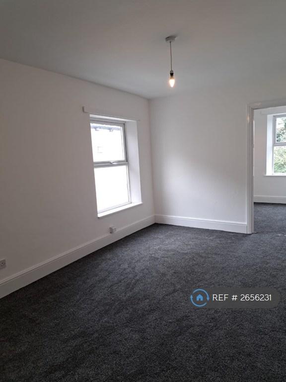 3 bedroom flat in First Floor, Grimsby, DN32 (3 bed) (#2656231)