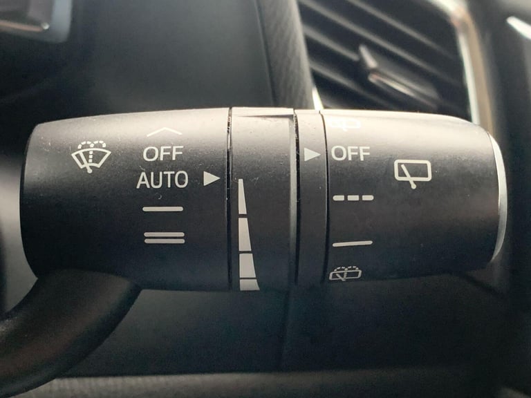 2017 Mazda Mazda3 1.5 SKYACTIV-D Sport Nav Euro 6 (s/s) 5dr HATCHBACK Diesel Manual