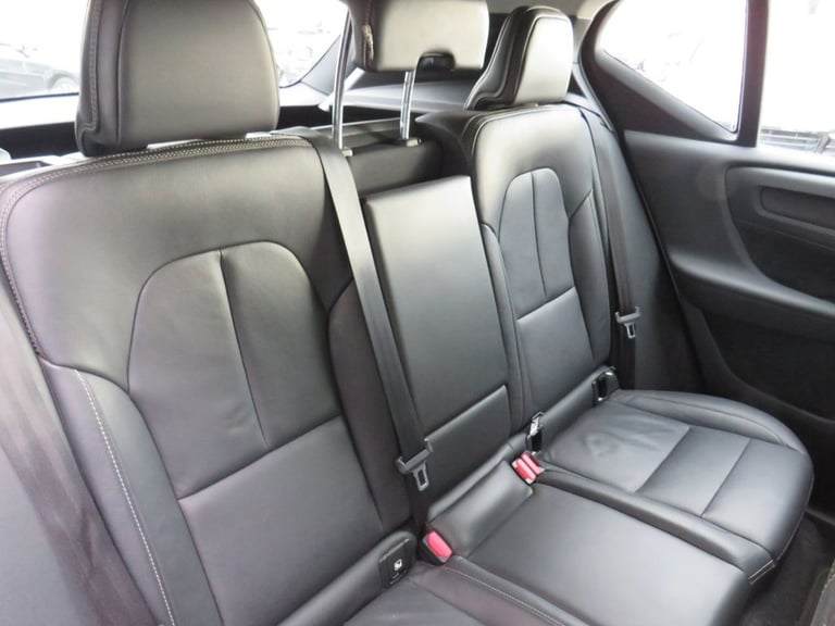 2020 Volvo XC40 2.0 D4 Inscription SUV 5dr Diesel Auto AWD Euro 6 (s/s) (190 ps) ESTATE Diesel Au...