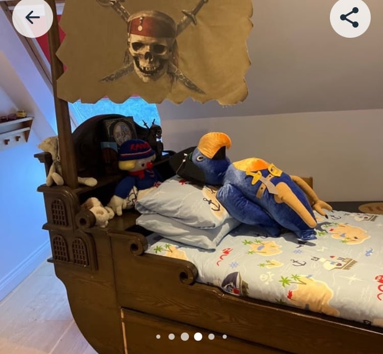 Pirate bed with great detail 