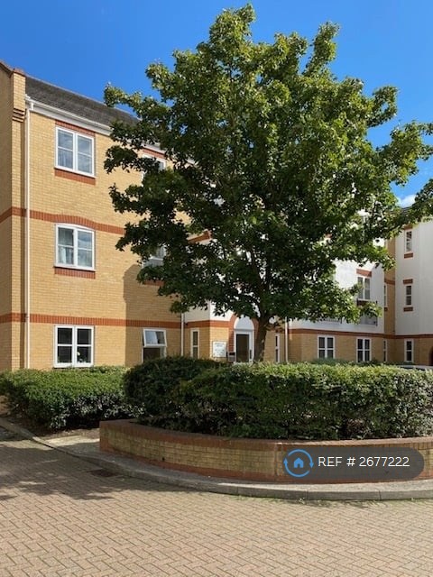 1 bedroom flat in Angelica Drive, London, E6 (1 bed) (#2677222)