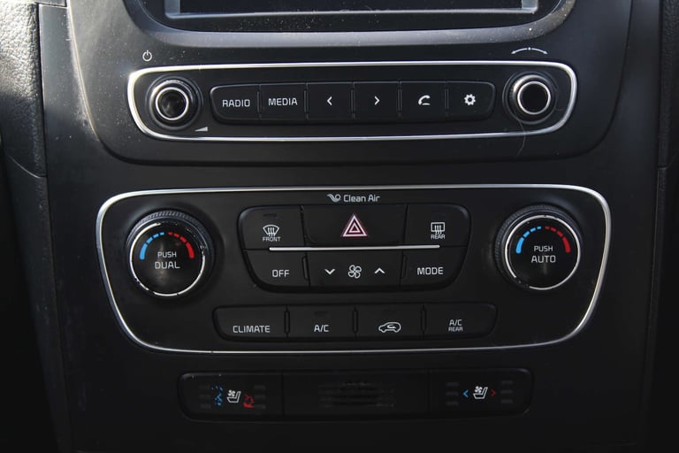 2012 Kia Sorento 2.2 Sorento KX-3 Sat Nav CRDi 4x4 Auto 4WD 5dr SUV Diesel Automatic