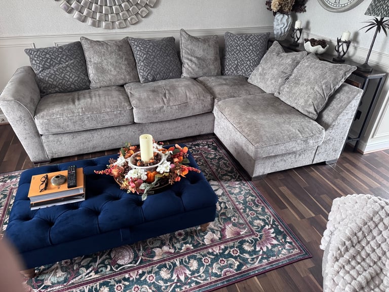 Cornor sofa for sale