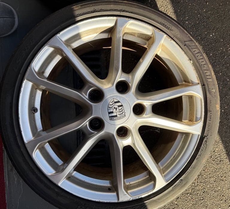 Porsche 18” alloys