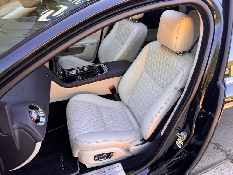 2019 Jaguar XJ 3.0d V6 XJ50 Saloon 4dr Diesel Auto Euro 6 (s/s) (300 ps) Saloon Diesel Automatic
