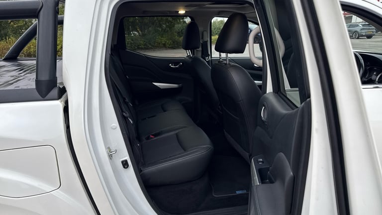 2021 Nissan Navara Double Cab Pick Up N-Guard 2.3dCi 190 TT 4WD Auto PICK UP DIESEL Automatic