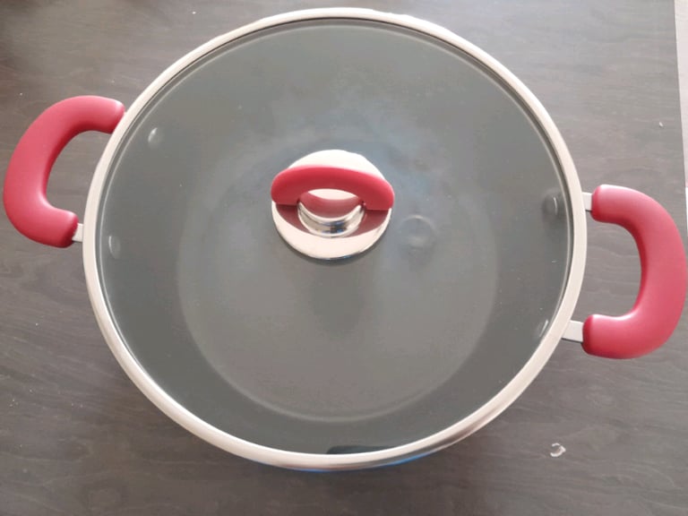 Red Saucepan with Lid