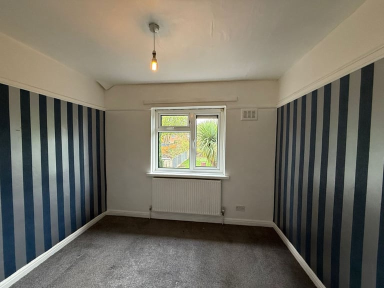 **THREE BEDROOM TERRACED HOUSE TO LET**IDEAL FAMILY HOME**DRIVEWAY**