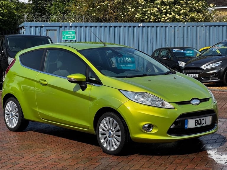 2009 Ford Fiesta 1.6 TDCi Titanium Hatchback 3 Door Squeeze Metallic Diesel Manual (110 g/km Hatc...