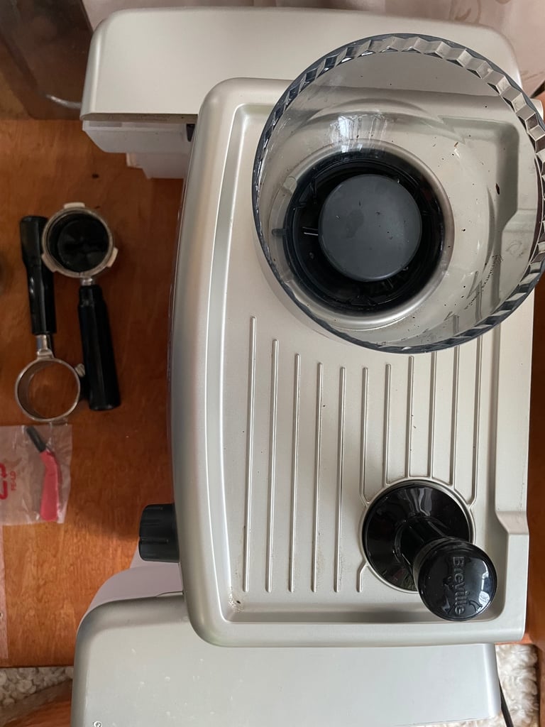Breville Max Bean to Cup Barista Coffee Machine with Extras and Warranty RRP £499