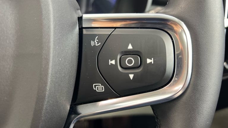 2022 Volvo XC40 2.0 B4P Plus Dark 5dr AWD Auto ESTATE PETROL Automatic