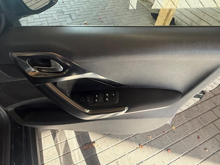 PEUGEOT 2008 1.6 BlueHDi Allure 2016