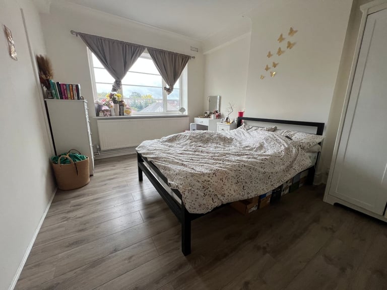 image for Spacious 5-Bedroom House Near Hendon Central NW4