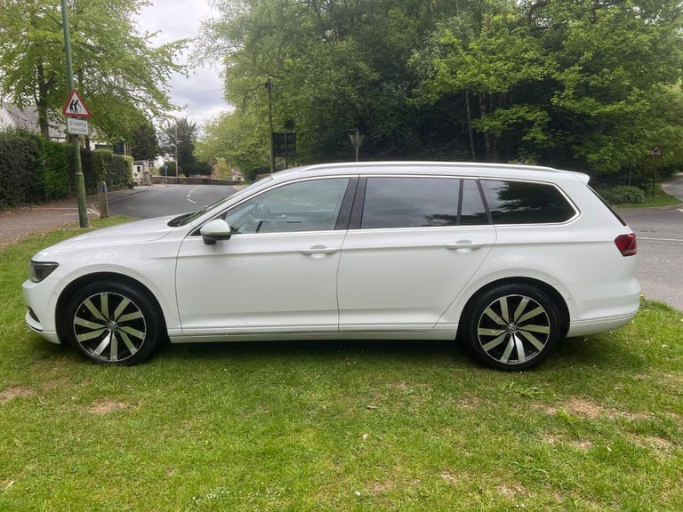 VOLKSWAGEN PASSAT 1.6 TDI BlueMotion Tech SE Business White Auto Diesel 2016
