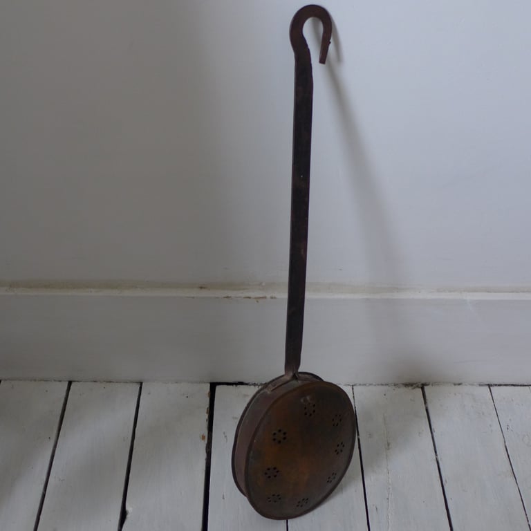 image for VINTAGE ANTIQUE CHESTNUT ROASTING PAN. CHESTNUT ROASTER. Hinged Lid.