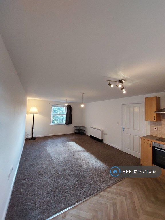 2 bedroom flat in Alma Wood Close, Chorley, PR7 (2 bed) (#2641619)