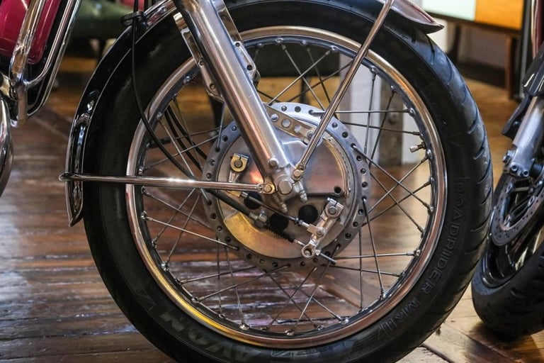 Suzuki GT750 "Kettle" Fully Restored Example