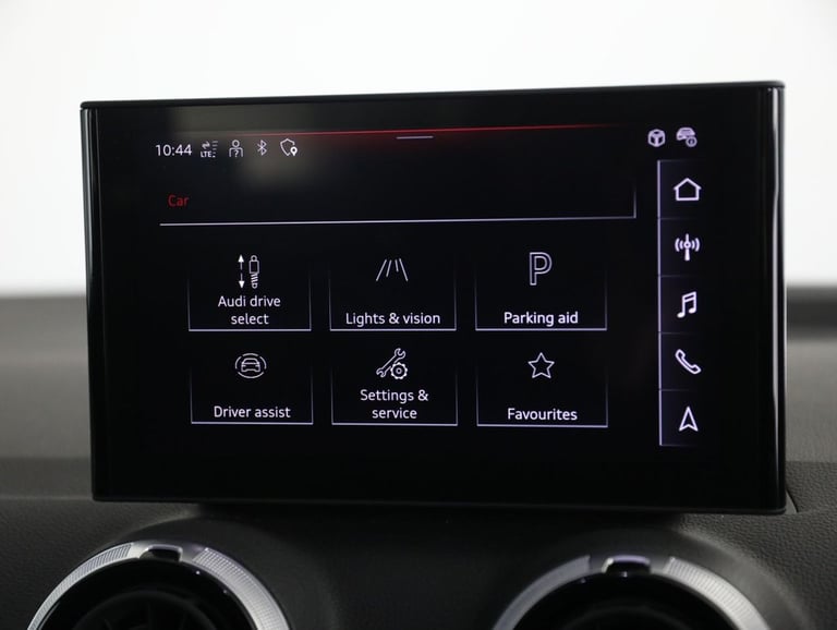 2024 Audi Q2 35 TFSI S Line 5dr S Tronic ESTATE PETROL Automatic