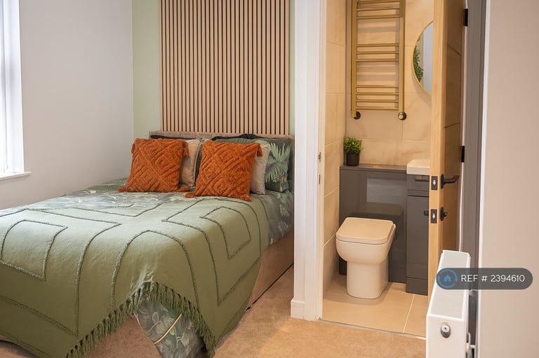 6 bedroom house in Lyndale Avenue, Bridgwater, TA6 (6 bed) (#2394610)