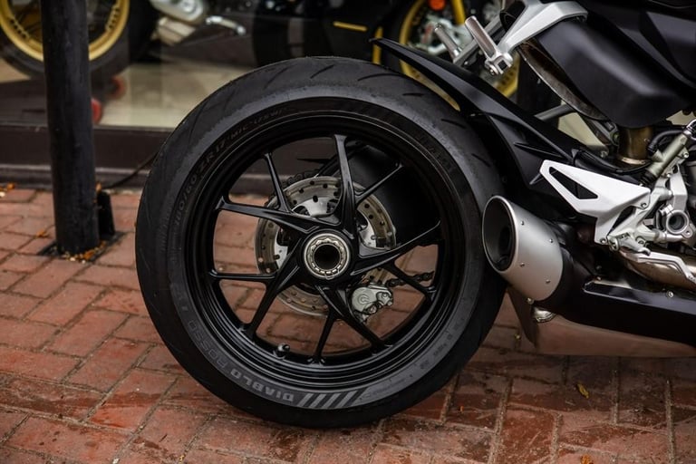 Ducati Streetfighter V2 ! ULTRA LOW MILES ! STUNNING