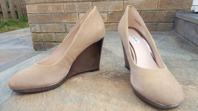 Clarks Beige court shoes