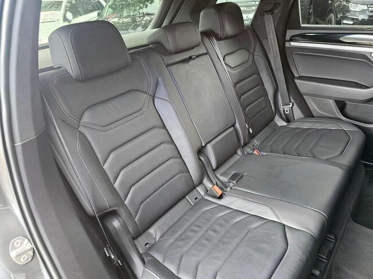 2019 Volkswagen Touareg 3.0 V6 TSI 4Motion R-Line Tech 5dr Tip Auto ESTATE PETROL Automatic