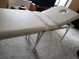 Treatment/massage table