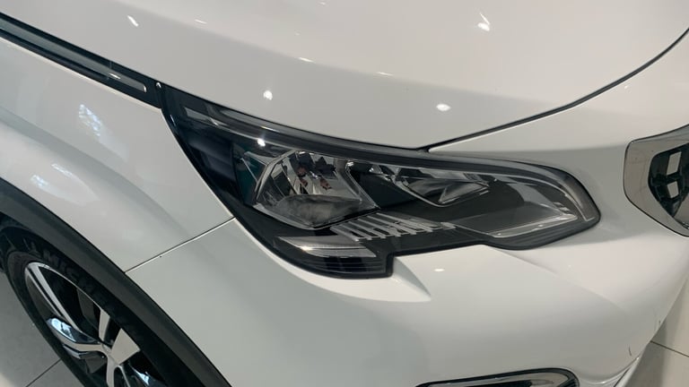 2017 Peugeot 3008 1.2 PureTech Allure SUV 5dr Petrol EAT Euro 6 (s/s) (130 ps) SUV Petrol Automatic