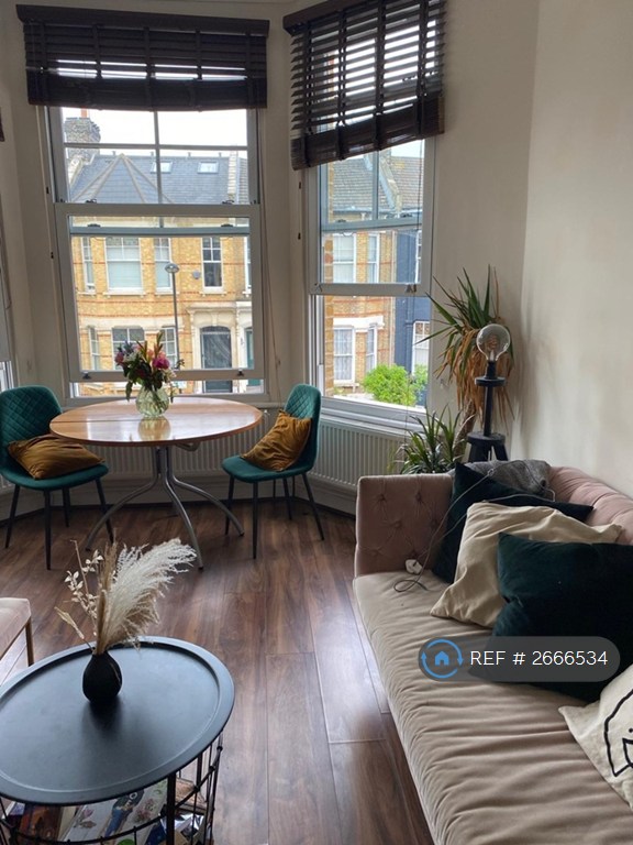 2 bedroom flat in Thistlewaite Road, London, E5 (2 bed) (#2666534)