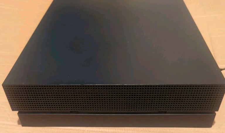 Xbox one X 4K console 1TB + games (no controller)