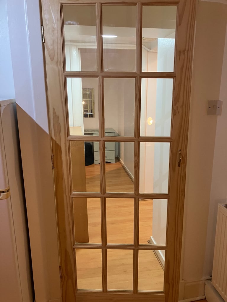 Flat for rent Edinburgh City Centre £1350 inc. gas and electric 