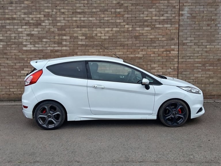 2017 Ford Fiesta 1.6T EcoBoost ST-3 Hatchback 3dr Petrol Manual Euro 6 (182 ps) Hatchback Petrol ...