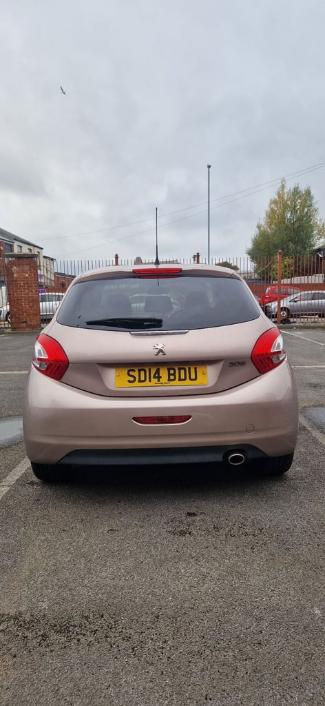 Peugeot, 208, Hatchback, 2014, Manual, 1199 (cc), 3 doors