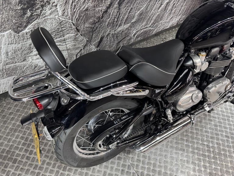 TRIUMPH SPEEDMASTER 1200 2025