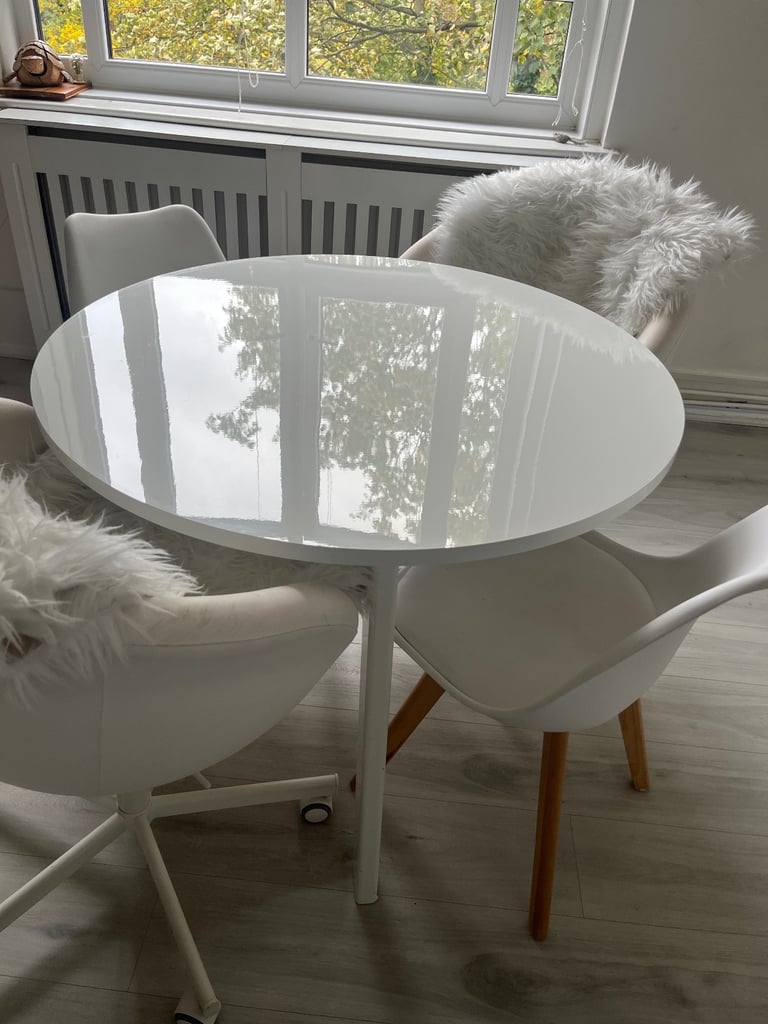 House clearance! Dining table - 4 seater