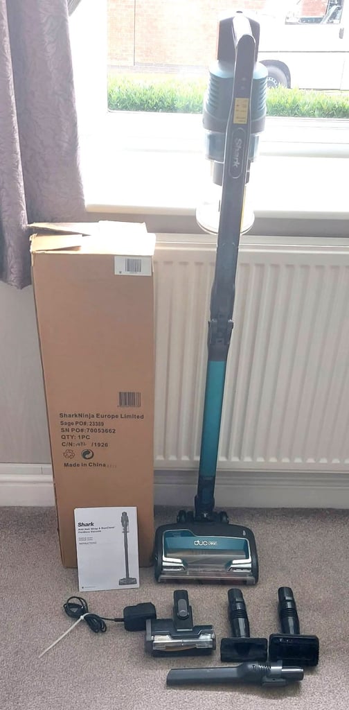 image for Shark Cordless Vacuum Cleaner * IZ201 Series * Complete with Accessories
