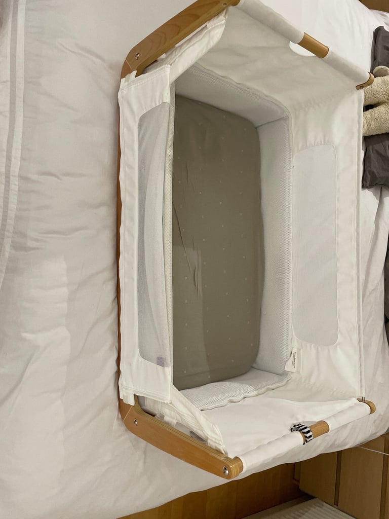 Baby cot - Snuzpod 4 + Snuzcloud