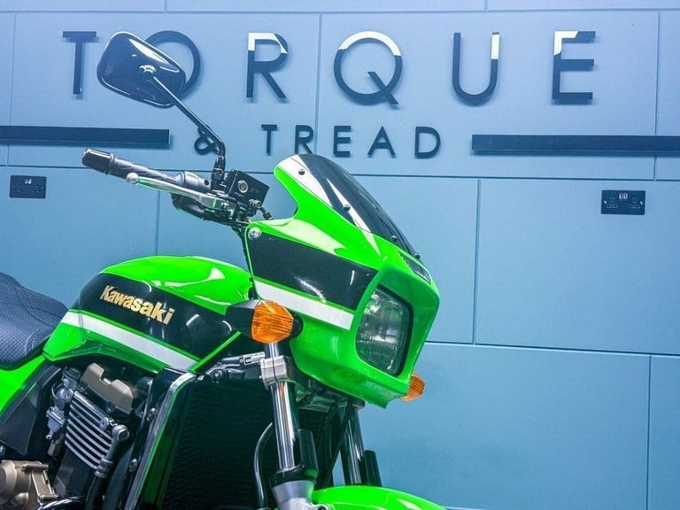 2007 07 KAWASAKI ZRX1200 R 1164CC - 714 MILES - RARE COLLECTOR BIKE - LOW MILES