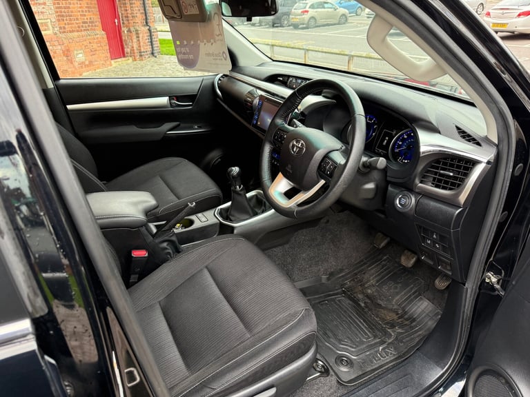 2017 Toyota Hilux Invincible D/Cab Pick Up 2.4 D-4D PICK UP Diesel Manual