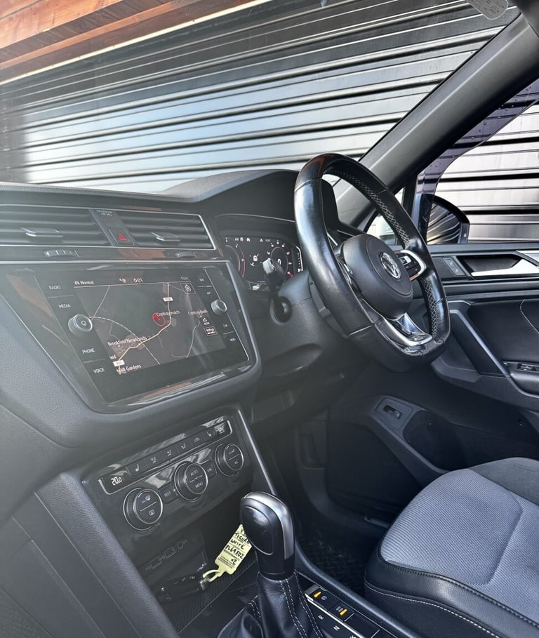 VOLKSWAGEN TIGUAN 2.0 TDI R-Line Tech 2019