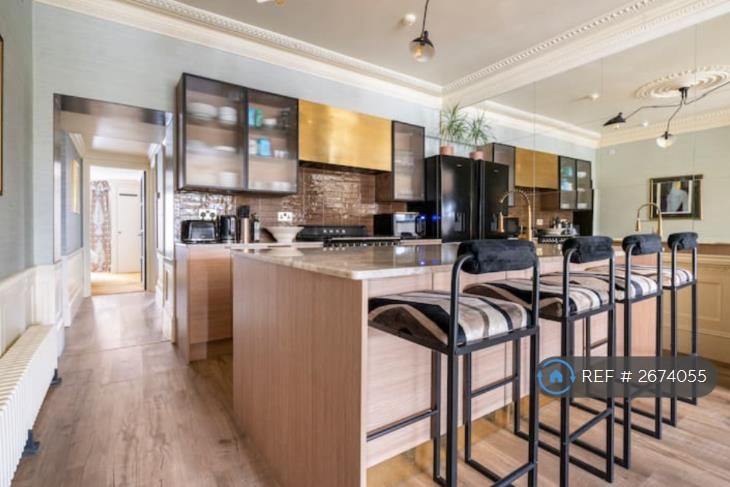 2 bedroom flat in Dalby Sqaure, Margate, CT9 (2 bed) (#2674055)